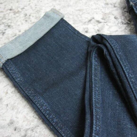 Maurices Regular Boyfriend Jeans Distressed Button Fly Mid Rise Size 4 NWT - Picture 10 of 10